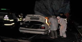 Kamyona Arkadan Çarpan Otomobildeki 3 Kişi Hayatını Kaybetti