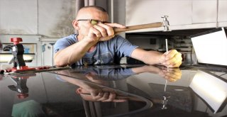 Yüz Binlerce Lira Değerindeki Araçları Orijinalliğini Bozmadan Tamir Ediyor