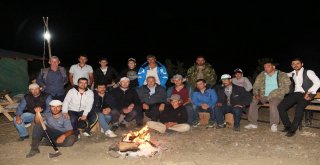 Ay Tutulmasını Halay Çekerek İzlediler