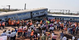 Hindistanda Tren Kazanlarında Son İki Yılda Yaklaşık 50 Bin Kişi Öldü