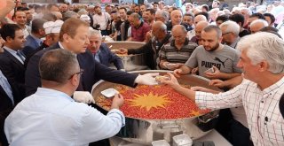 Trabzonda Aşure Dağıtımına Yoğun İlgi