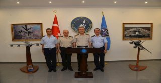 Genelkurmay Başkanı Akar, İncirlik 10Uncu Tanker Üs Komutanlığında Denetimlerde Bulundu