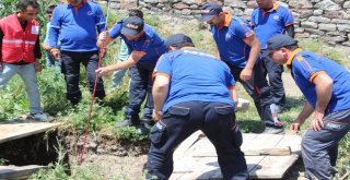 Kayıp Leyla İçin Köy Mezarlığı Tamamen Aranarak Kazı Yapıldı