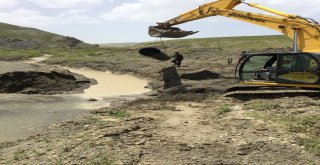 Van Büyükşehir Belediyesi Tarım Arazilerini Suya Kavuşturuyor