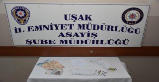 Uşakta Kıraathanede Kumarcılara Baskın