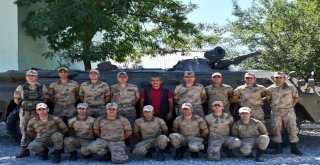 Vali Sonel, Terörle Mücadelede Nöbetteki  Kahramanlarla Bayramlaştı