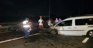 Ters Şeritte Kafa Kafaya Çarpıştılar: 3Ü Çocuk 7 Yaralı