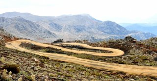 Yörüklerin Yol Sorunu Çözüldü