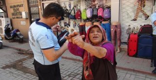 Zabıtayı Gören Engelli Dilenci Kaçarken Arkasından Gazeteciler Bile Yetişemedi