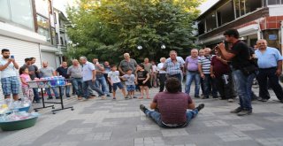 Davul Çalarken Kendinden Geçiyor, O Anlar İzlenme Rekorları Kırıyor