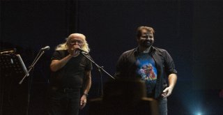 Zeytinli Rock Festivali 250 Bin Kişinin Katılımıyla Sona Erdi