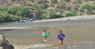 (Özel) Terörle Gündeme Gelen Bestler Dereler, Antalya Plajlarını Aratmıyor