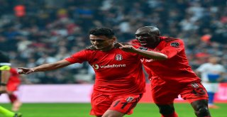 Spor Toto Süper Lig: Beşiktaş: 2 - Çaykur Rizespor: 0 (İlk Yarı)