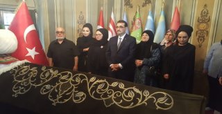 Bakan Dönmez, Ailece Ertuğrulgazi Türbesinde Dua Etti