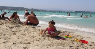 Tatilciler, Çeşmeye Akın Etti