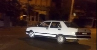 Magandalar Trafiğin Yoğun Olduğu Caddeyi Kapatarak Terör Estirdi