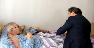 Sağlık Müdürü Benli, 15 Temmuz Hain Darbe Girişiminde Yatalak Olan Adil Öztürkü Ziyaret Etti