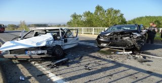 Hisarcıkta Trafik Kazası: 6 Yaralı