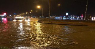 Nusaybinde Sağanak Yağış Hayatı Olumsuz Etkiledi