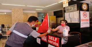 BÜYÜKŞEHİR ANTALYA'YI TÜRK BAYRAĞI İLE DONATIYOR