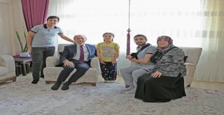 Başkan Kamil Saraçoğlu, Güneydoğu Gazisi İbrahim Kızmazı Evinde Ziyaret Etti