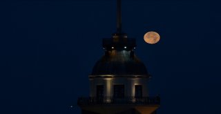 İstanbuldan Fotoğraflarla Kanlı Ay Tutulması