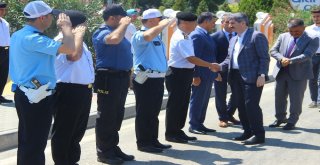 Bakan Yardımcısı İnceden Çocuklara Kırmızı Düdük