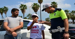 Çocuklar ‘Kırmızı Düdük İle Ebeveynlerini Trafikte Uyaracak