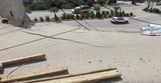 Apartmanın Altı Oyuldu, Vatandaşlar Korkudan Evlerine Giremiyor
