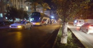 Kuşadasında Turist Otobüsüne Molotoflu Saldırı