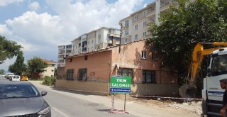 Bursada Trafik Akışını Olumsuz Etkileyen Binalar Yıkılıyor