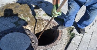 Şuhutta Kanalizasyon Ve Yağmur Suyu Hatlarında Temizlik Çalışmaları