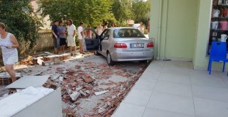 Allaha Emanet Kavşakta Çocuklar Ölümden Döndü