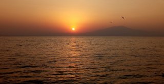 Gün Batımı Van Gölünde İzlenir