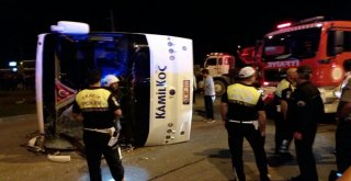 Kütahyada Tırın Çarptığı Yolcu Otobüsü Devrildi: 1 Ölü 13 Yaralı