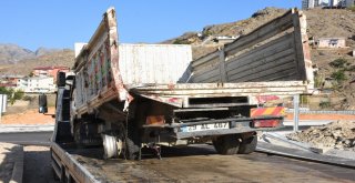 Gümüşhane Çevre Yolu Tünelinde Kaza: 2 Ölü, 1 Yaralı