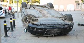 Üsküdarda Otomobil Takla Attı: 2 Yaralı