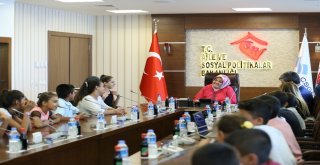 Bakan Selçuk, Okul Destek Projesinden Yararlanan Gaziantepli Çocukları Kabul Etti