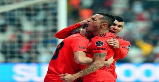 Spor Toto Süper Lig: Beşiktaş: 4 - Çaykur Rizespor: 1 (Maç Sonucu)