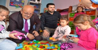 Minikler Başkan Amcalarıyla Oyun Oynadı