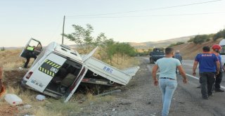 Tunceli-Elazığ Karayolunda Trafik Kazası: 3Ü Çocuk 20 Yaralı