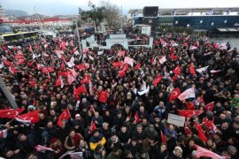 CHP'nin  Büyükşehir Adayı Bozbey Bursa’da coşkuyla karşılandı