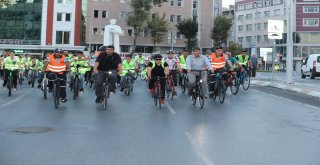 107 Gündür Makam Aracı Yerine Bisiklet Kullanıyor