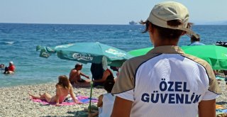 Suçluların Korkulu Rüyası Kadın Güvenlikçiler