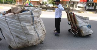 (Özel) Teknolojiye Ayak Uyduran Kağıt Toplayıcısı Kamerada