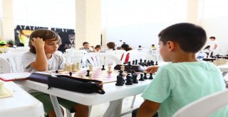 Manavgat Belediyesinden Satranç Turnuvası