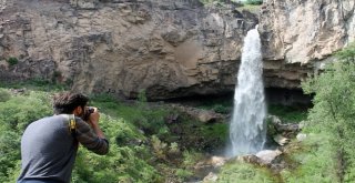 Şelaleler, Serinlemek İsteyenlerin Ve Fotoğraf Tutkunlarının İlgi Odağı Oldu