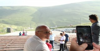 Atatürkün Siluetine Gazetecilerden Yoğun İlgi