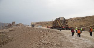 Hasankeyf Kalesinin Orta Kapısı Taşındı