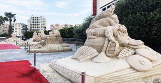 Forum Mersin, Kumdan Heykellerle Ziyaretçilerini Büyüledi